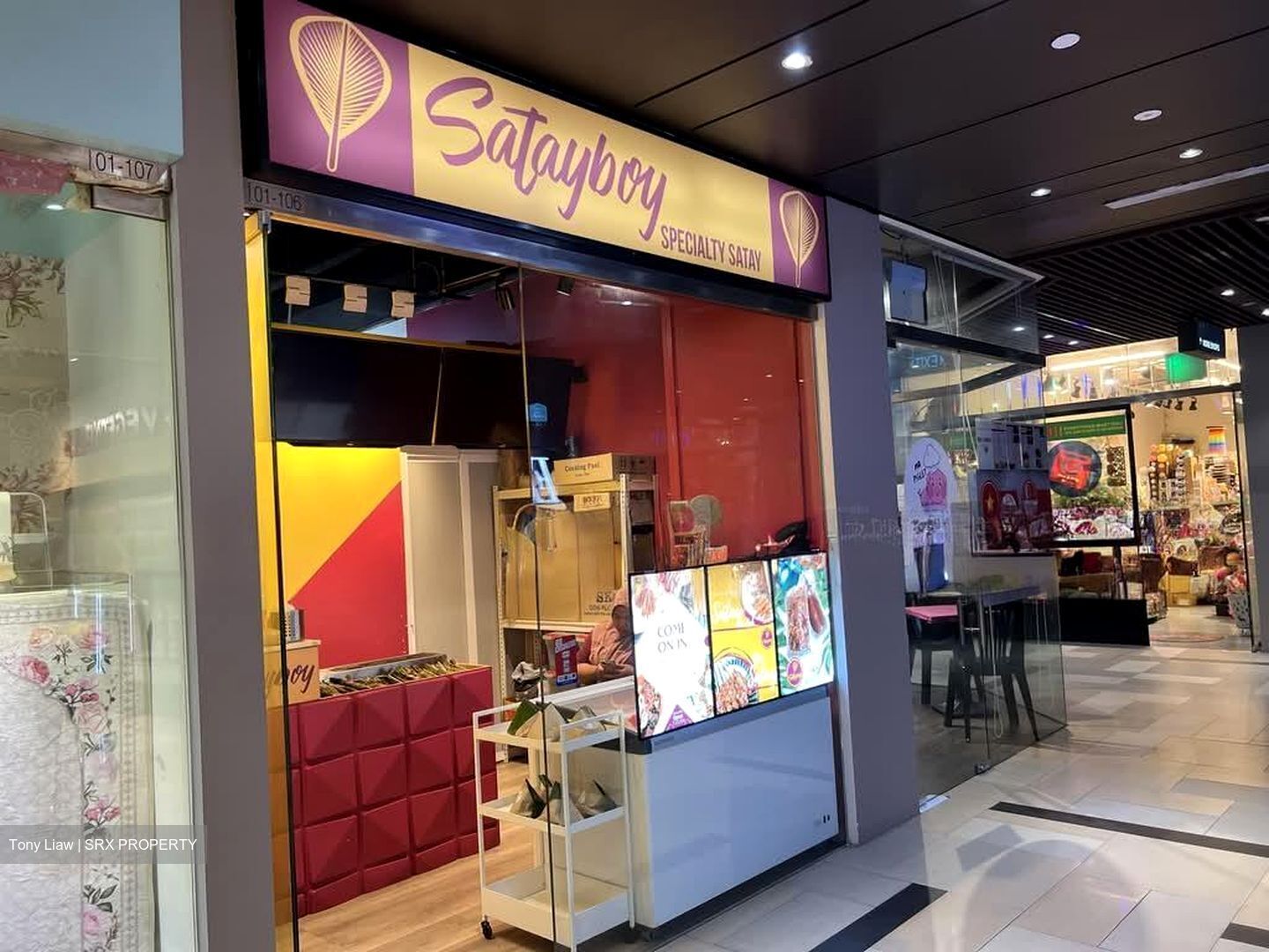 East Village (D16), Retail #568097871